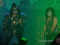 2010-05-18-21_51kiss_05