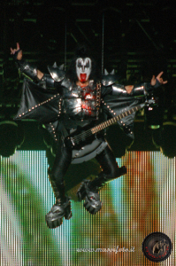2010-05-18-21_18kiss